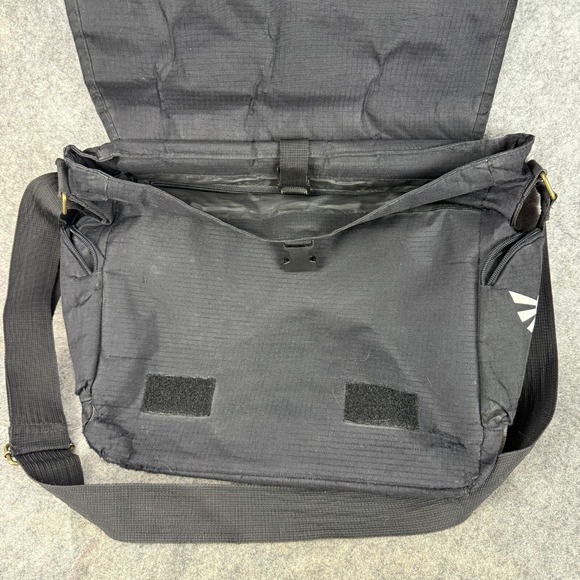 Legend of Zelda Messenger Bag Adjustable Strap Shield Laptop Pockets - Picture 3 of 11